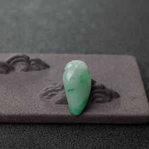 糯种飘翠翡翠福瓜吊坠