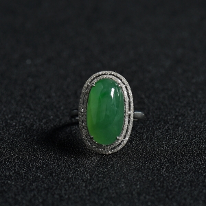 糯冰种阳绿翡翠戒指吊坠套装