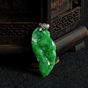 糯种翠绿翡翠仿古龙吊坠