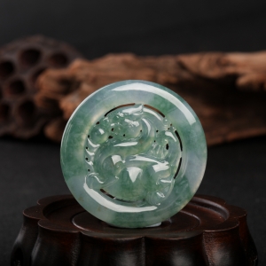 糯冰种飘花翡翠平安麒麟吊坠