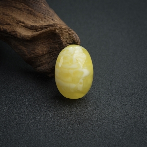 白花蜜蜡蛋面吊坠