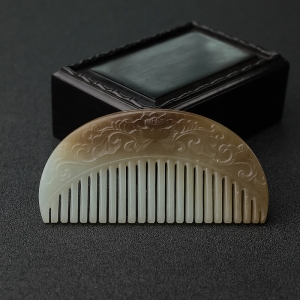 俄料俏色和田玉山料梳子