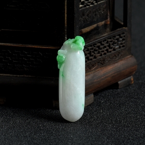 糯种飘翠翡翠招财进宝吊坠