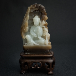 俄料俏色和田玉山料观音摆件