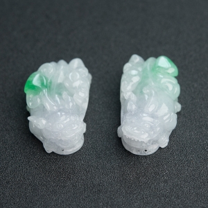 糯种飘翠翡翠貔貅吊坠（两件）