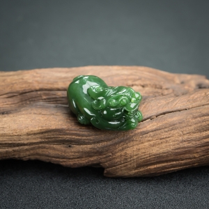 俄料碧玉山料貔貅吊坠