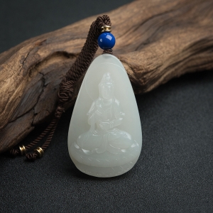 新疆和田白玉籽料观音吊坠