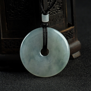 糯冰种浅绿翡翠平安扣吊坠