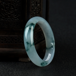 57.33mm糯冰种飘花翡翠手镯