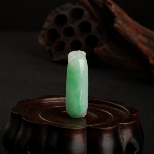 糯种飘翠翡翠福瓜吊坠