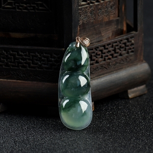 糯冰种飘花翡翠连中三元吊坠