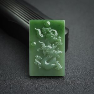 俄料碧玉山料龙牌吊坠