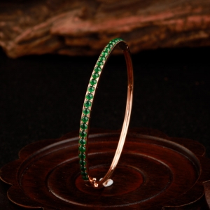 9k糯冰种翠绿翡翠手镯