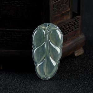 糯冰种灰绿翡翠金枝玉叶吊坠