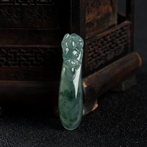 糯冰种飘花翡翠辰龙吊坠