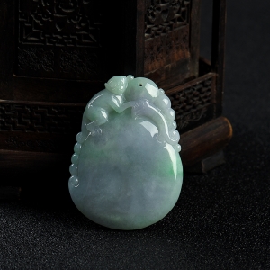 糯种春带彩翡翠封侯之禄吊坠