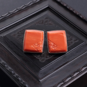 18K金镶MOMO橘红珊瑚耳钉