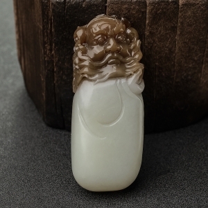 俄料俏色和田玉山料钟馗手把件