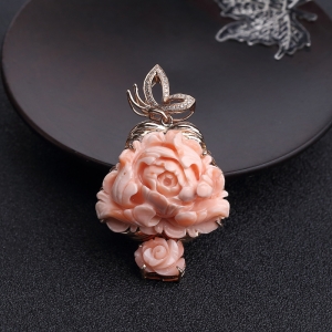 18K金镶钻深水粉色珊瑚牡丹花吊坠