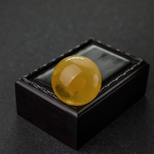 33.5mm鸡油黄金绞蜜圆珠