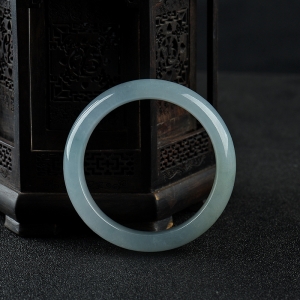 57mm糯冰种翡翠手镯