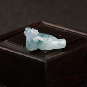 糯种飘花翡翠知足常乐吊坠