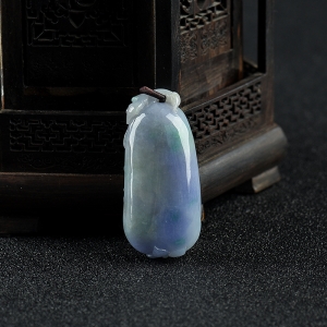 糯种俏色翡翠福瓜吊坠