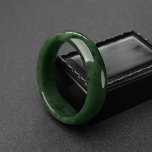 60mm山料和田碧玉平安镯