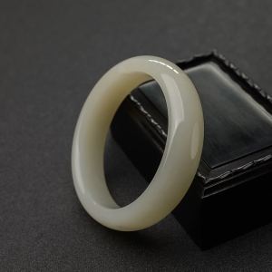 58mm山料和田白玉平安镯