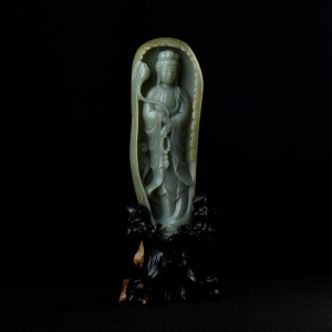 新疆和田青白玉籽料观音摆件