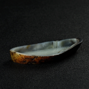 新疆和田俏色籽料笔洗