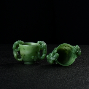 俄料碧玉山料青龙酒杯1对