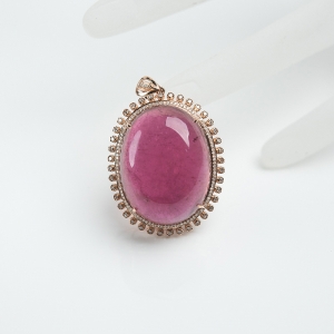 18K金镶钻粉色碧玺吊坠