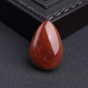 俏色南红水滴吊坠
