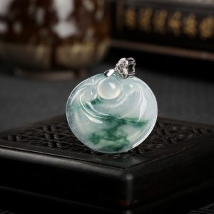 糯冰种飘花翡翠如意锁吊坠