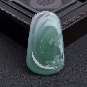 糯冰种晴水翡翠一马平川吊坠
