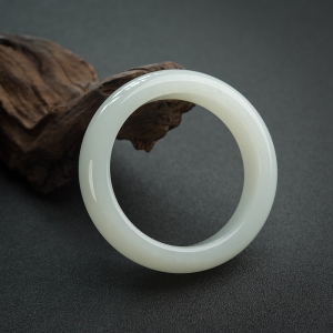 57.5mm山料和田白玉扁镯