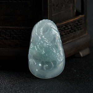 糯冰种蓝绿翡翠辰龙吊坠