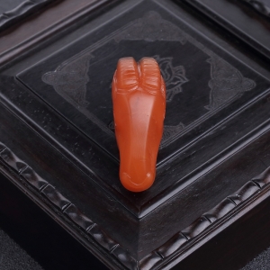 樱桃红南红羊头吊坠