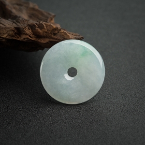 糯种飘翠翡翠平安扣吊坠