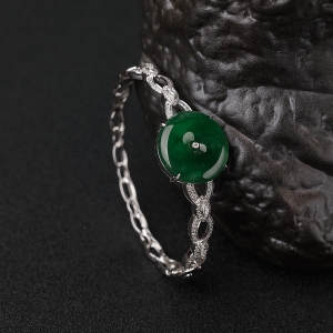 18K金镶钻糯冰种翠色平安扣翡翠手镯