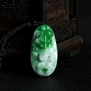 豆种飘翠翡翠招财进宝吊坠