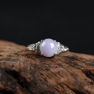 银镶糯种浅紫色翡翠戒指