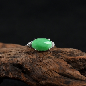 银镶糯种翠绿翡翠戒指