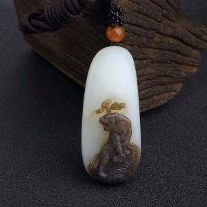 山料俏色和田玉老虎吊坠