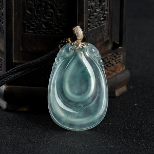 18k冰种飘花翡翠福在眼前吊坠