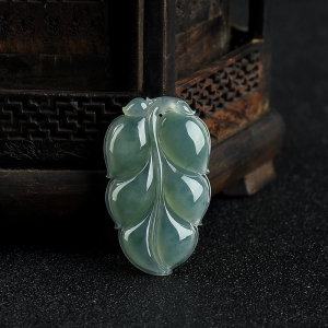 糯种飘花翡翠金枝玉叶吊坠