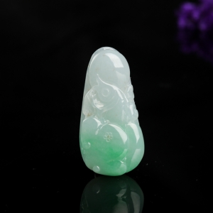糯种飘翠翡翠年年有鱼吊坠