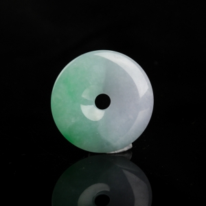 豆种春带彩翡翠平安扣吊坠