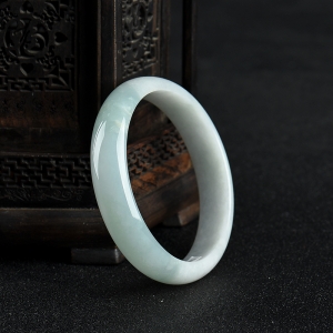 57.5mm豆种翡翠手镯